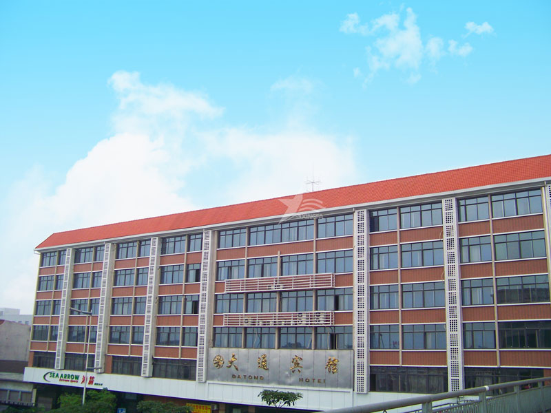 合成樹脂瓦：輕材質高性能，助力屋面建材市場持續(xù)發(fā)展
